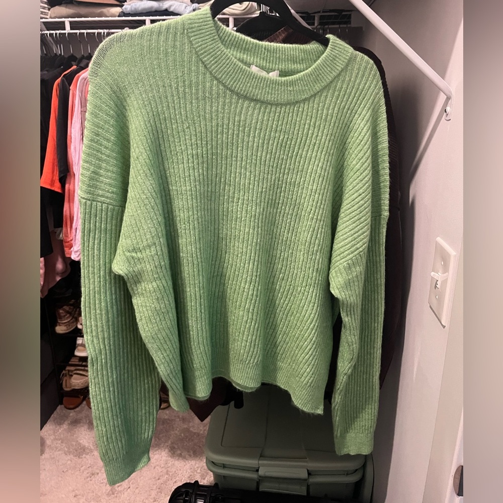 H&M green sweater